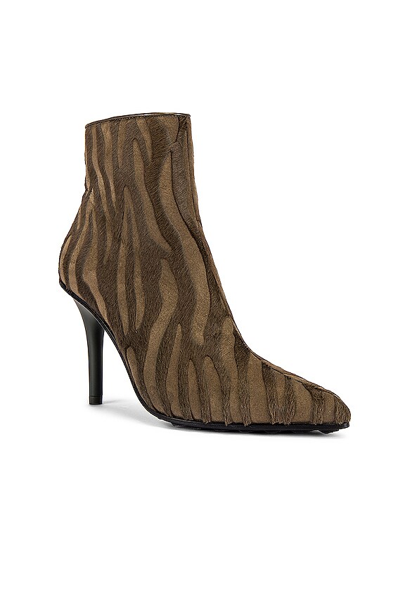 view 2 of 5 BOTINES CON TACÓN DE AGUJA WAYLON in Taupe Zebra