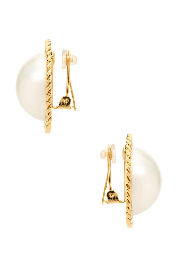 view 2 of 2 PENDIENTES DE PERLAS OVERSIZED in Gold & White