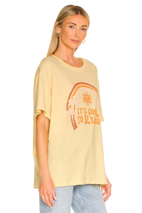 view 2 of 4 CAMISETA VINNY in Cool To Be Kind Graphic