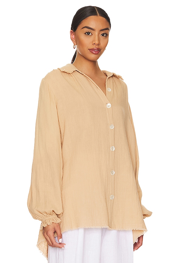 view 2 of 4 CAPTAIN トップ in Tanlines