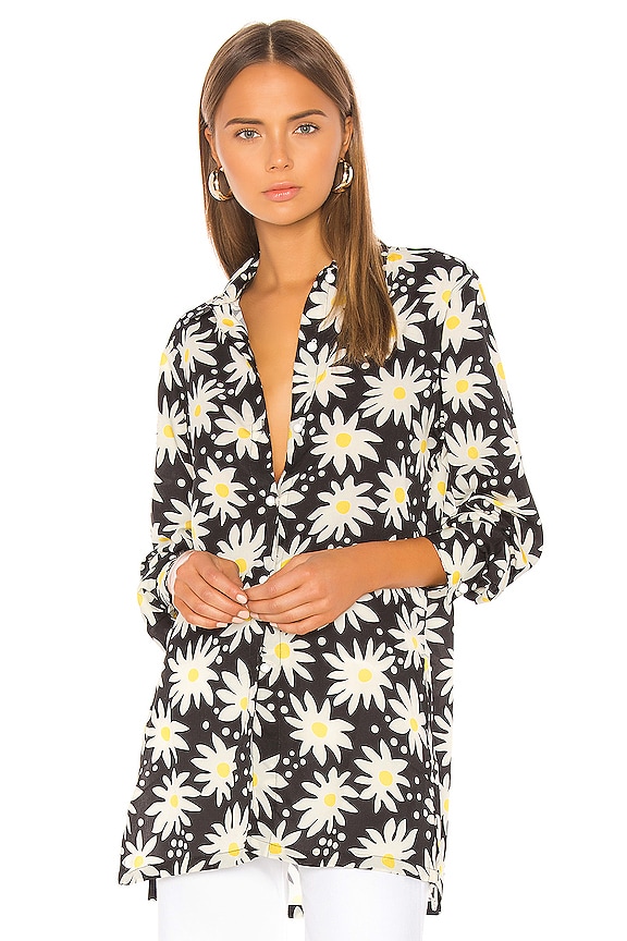 view 2 of 5 버튼 다운 in Graphic Daisy