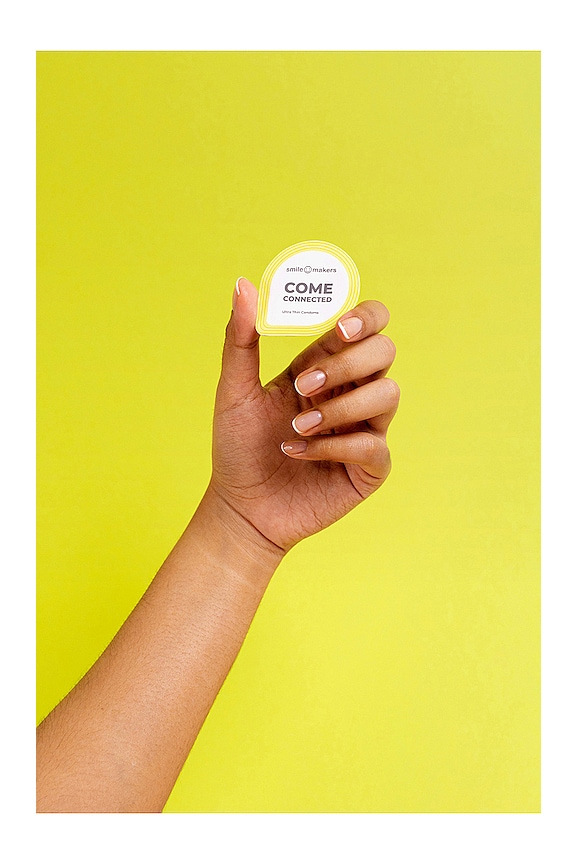 view 2 of 2 COME CONNECTED 콘돔 in 