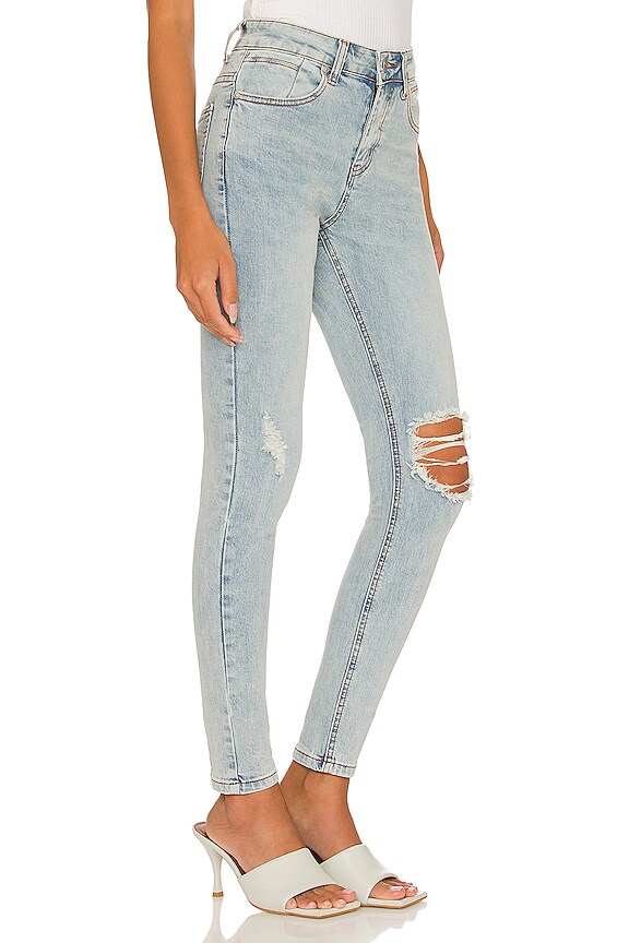 view 2 of 4 ДЖИНСЫ SABRINA in Light Blue Wash