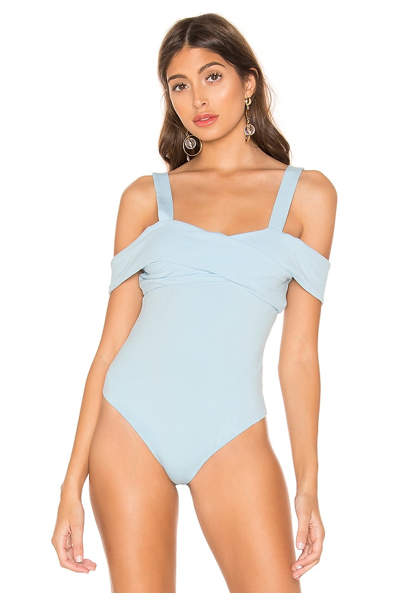 view 2 of 5 MONO DE HOMBROS DESCUBIERTOS EVIE in Light Blue