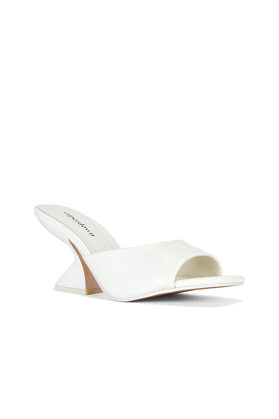 view 2 of 5 BLANC 샌들 in White