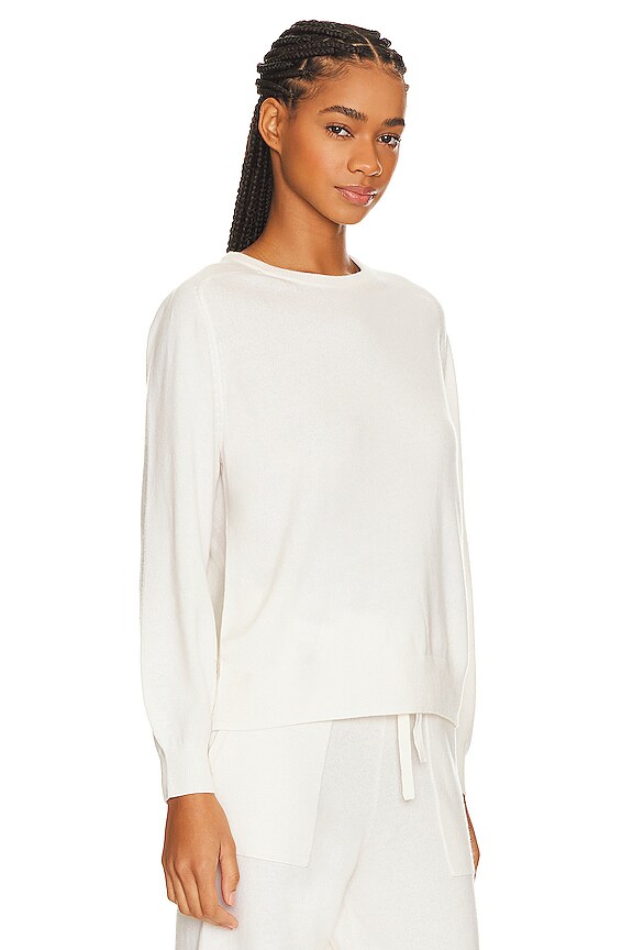 view 2 of 4 PULL ELIN in Snow