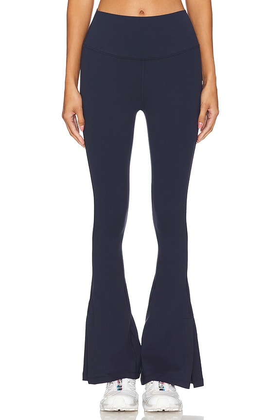 view 2 of 6 RAQUEL ハイウエストサプレックスフレアレギンス in Indigo