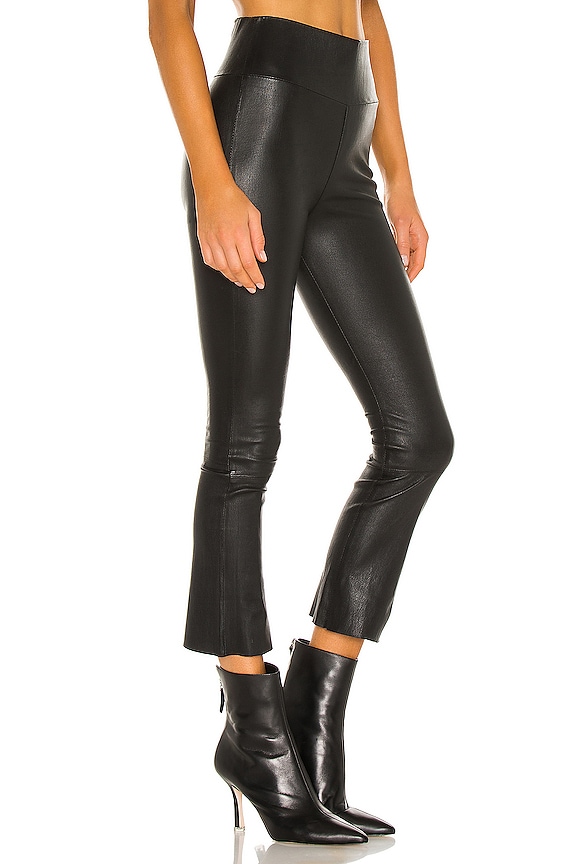 view 2 of 4 УКОРОЧЕННЫЕ РАСКЛЕШЕННЫЕ ЛЕГГИНСЫ ВЫСОКОЙ ПОСАДКИ in Black