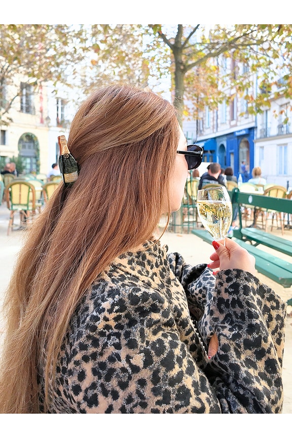 view 2 of 2 CHAMPAGNE CLAW HAIR CLIP 클로 클립 in 