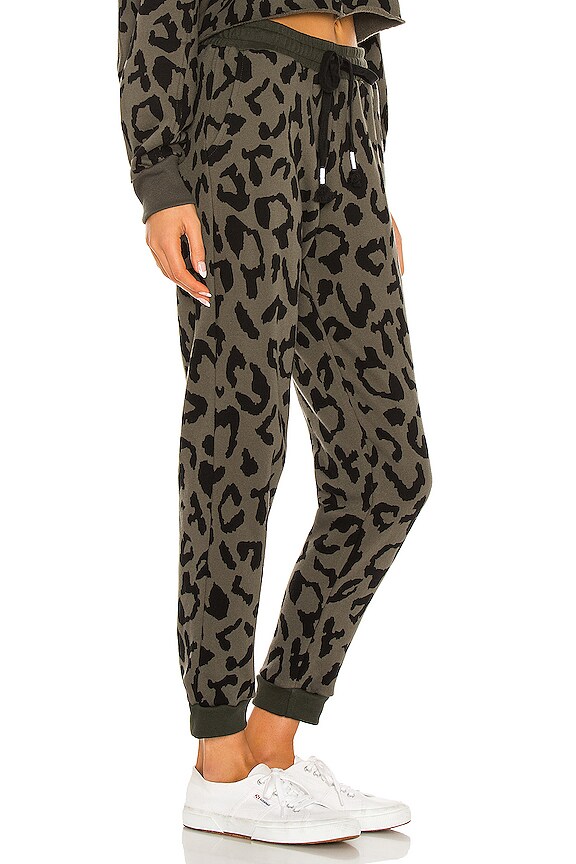 view 2 of 4 WEST 조깅 in Olive Cheetah