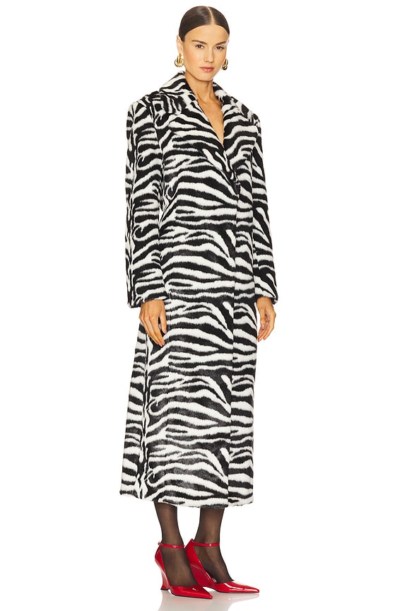 view 2 of 3 FLUFFY CLASP コート in Zebra