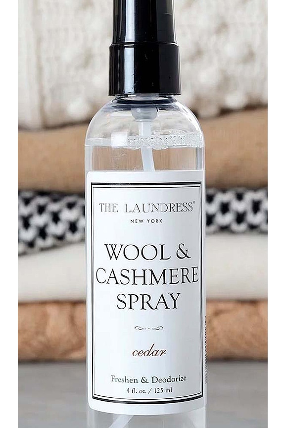 view 2 of 3 VAPORISATEUR POUR LE LINGE WOOL & CASHMERE in Cedar