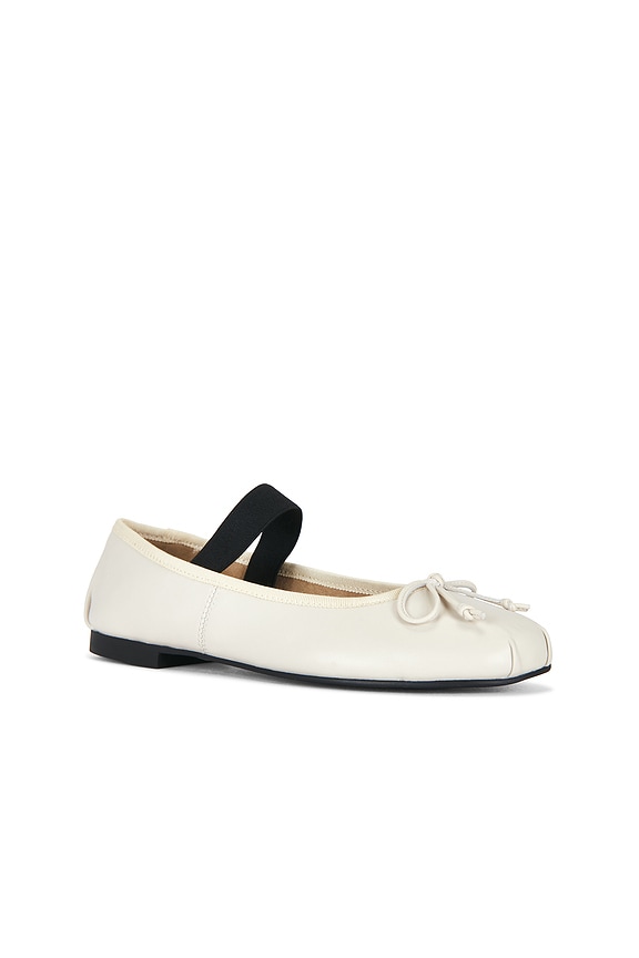 view 2 of 5 ZAPATO PLANO CASPIAN  in Dove Nappa