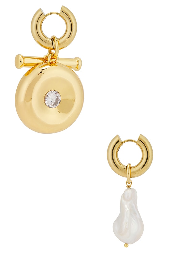 view 2 of 3 귀걸이 in Gold