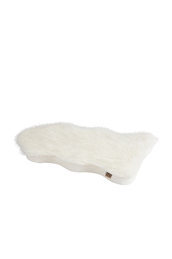 UGG Carissa Pet Lounger Bed in Snow REVOLVE