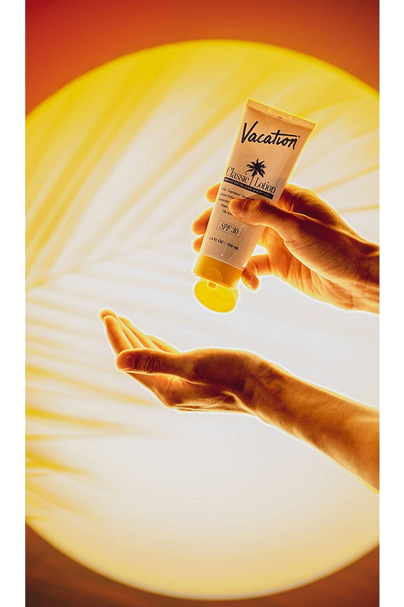 view 2 of 5 СОЛНЦЕЗАЩИТНЫЙ КРЕМ CLASSIC in 