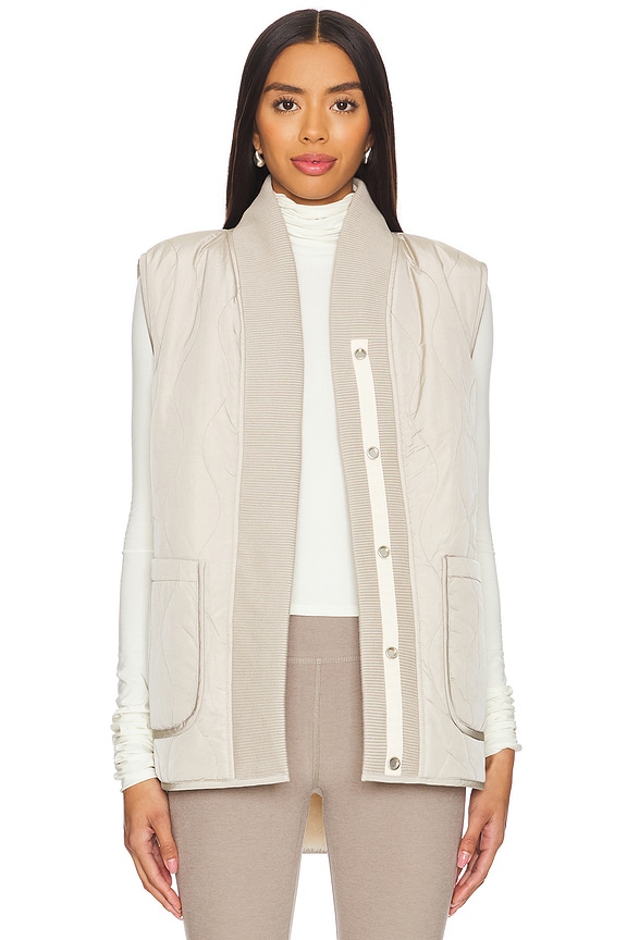 view 2 of 6 РЕВЕРСИВНЫЙ СТЕГАНЫЙ ЖИЛЕТ COVEY in Sandshell