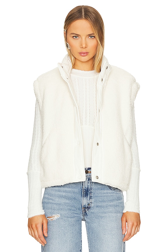 view 2 of 6 ЖИЛЕТ ALICIA REVERSIBLE SHERPA in Ecru