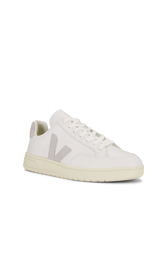 view 2 of 6 CLASSICS 스니커즈 in Extra White & Light Grey