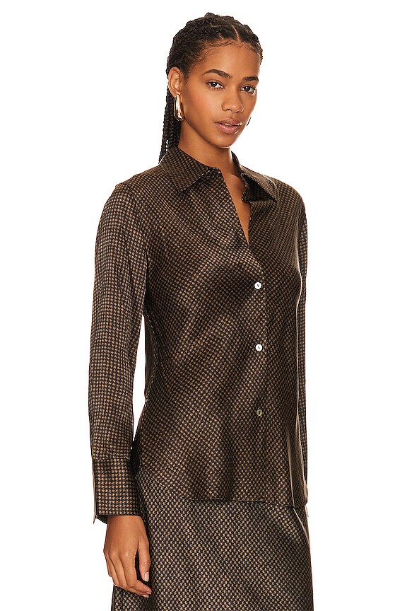 view 2 of 5 БЛУЗА ИЗ УТОНЧЕННОЙ ТКАНИ «СОБАЧИЙ ЗУБ» ПО КОСОЙ in Black & Camel