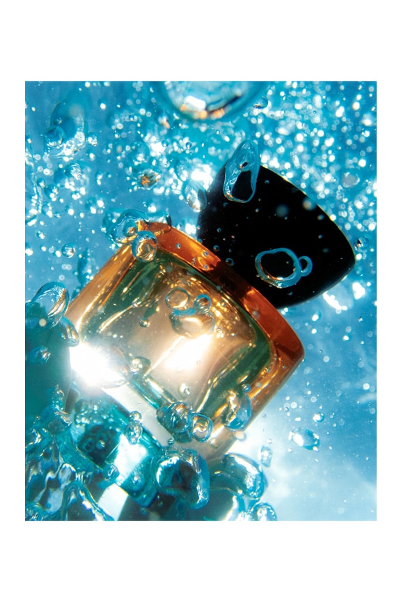 view 2 of 7 Mini Woo: Free 00 Eau De Parfum in 