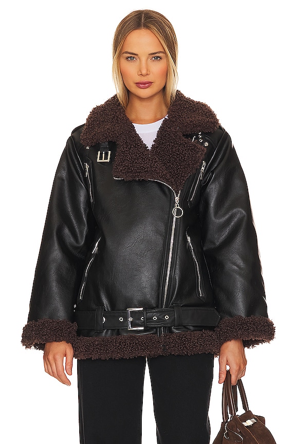 view 2 of 5 CHAQUETA MOTERA EXTRAGRANDE DE SHERPA SINTÉTICA in Black & Umber