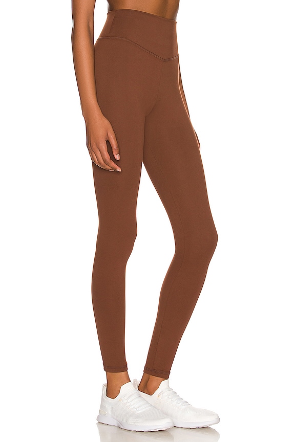 view 2 of 4 Leggings de tiro alto con pliegues in Cappuccino