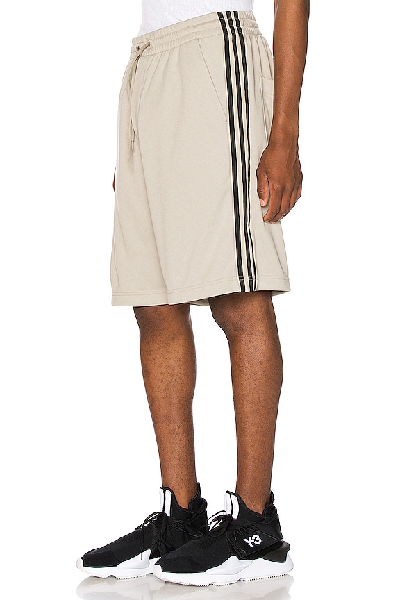 view 1 of 6 SHORT TRACK in Salty Champagne