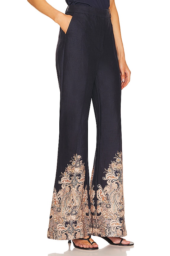 view 2 of 4 NATURA FLARE 팬츠 in Navy Paisley