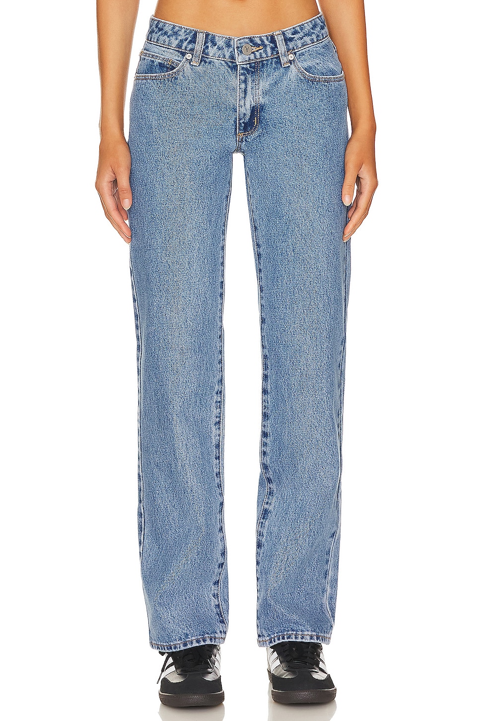Abrand Low Rise Straight Jean in Katie | REVOLVE