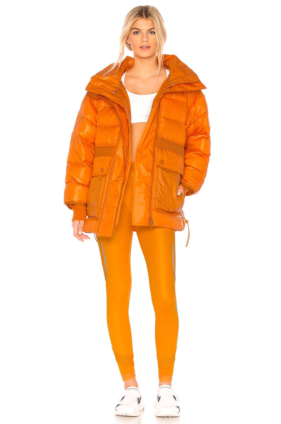 Оранжевые женские куртки