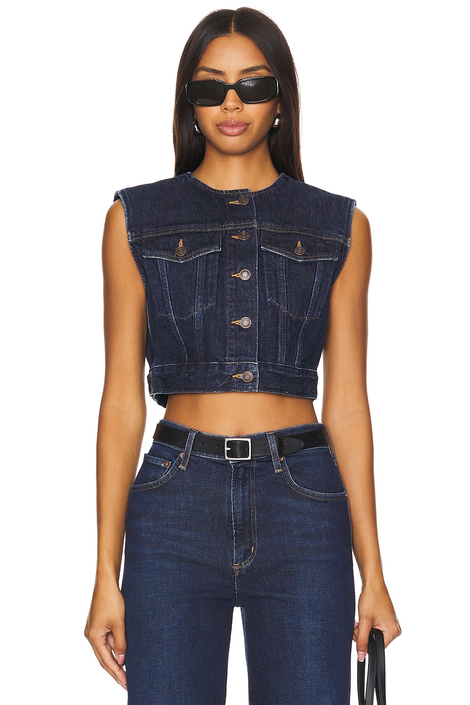 Leo Vest