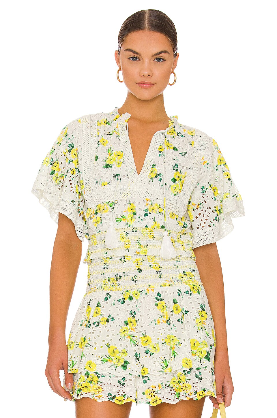 Alice + Olivia Tabitha Cropped Blouse in Drifting By Floral | REVOLVE