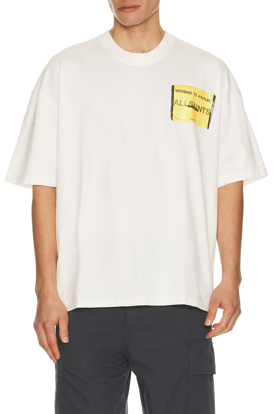 ALLSAINTS Tシャツ - Chalk White | REVOLVE ALLSAINTS Tシャツ - Chalk White | REVOLVE