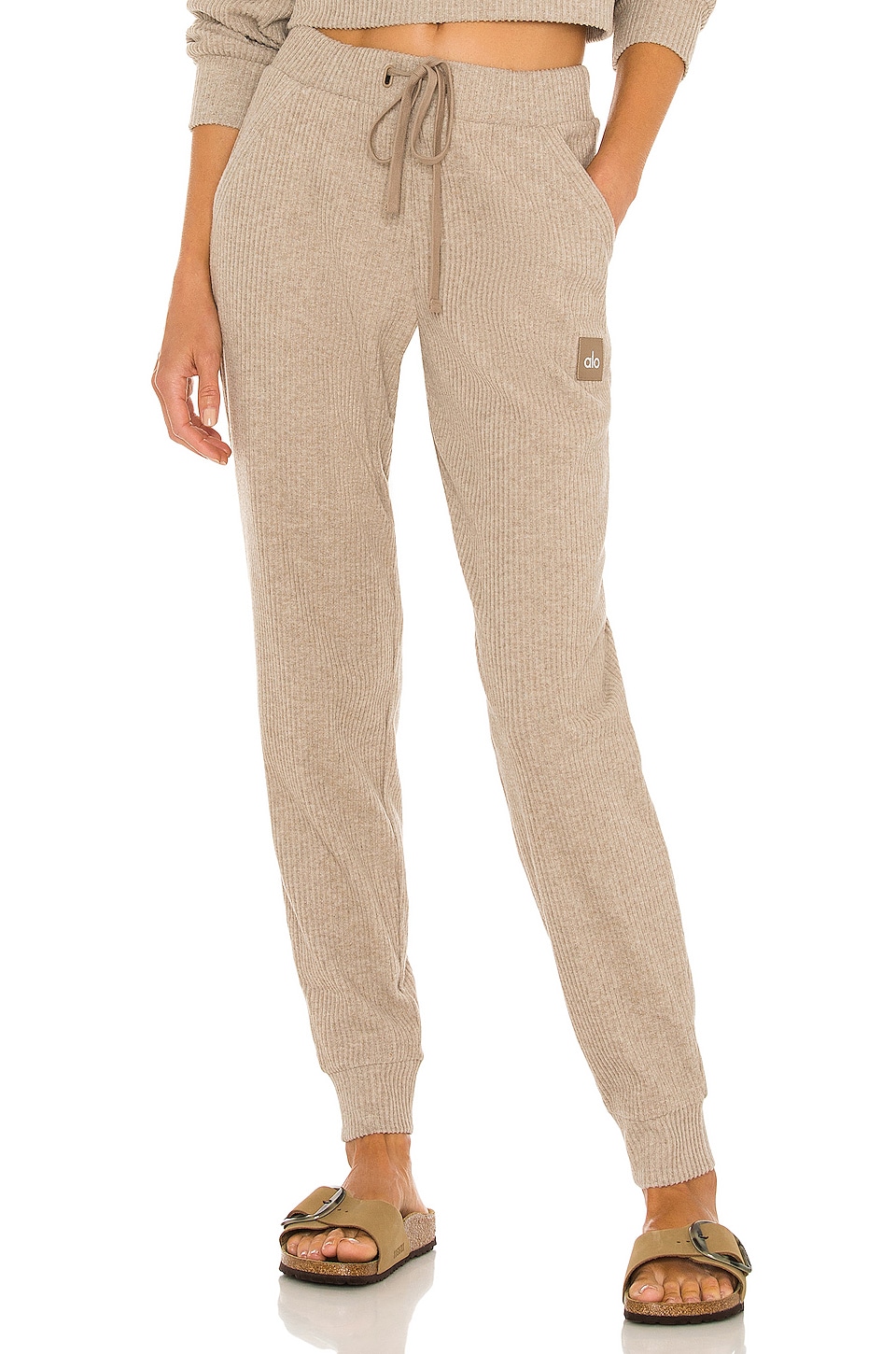 alo yoga soho sweatpant