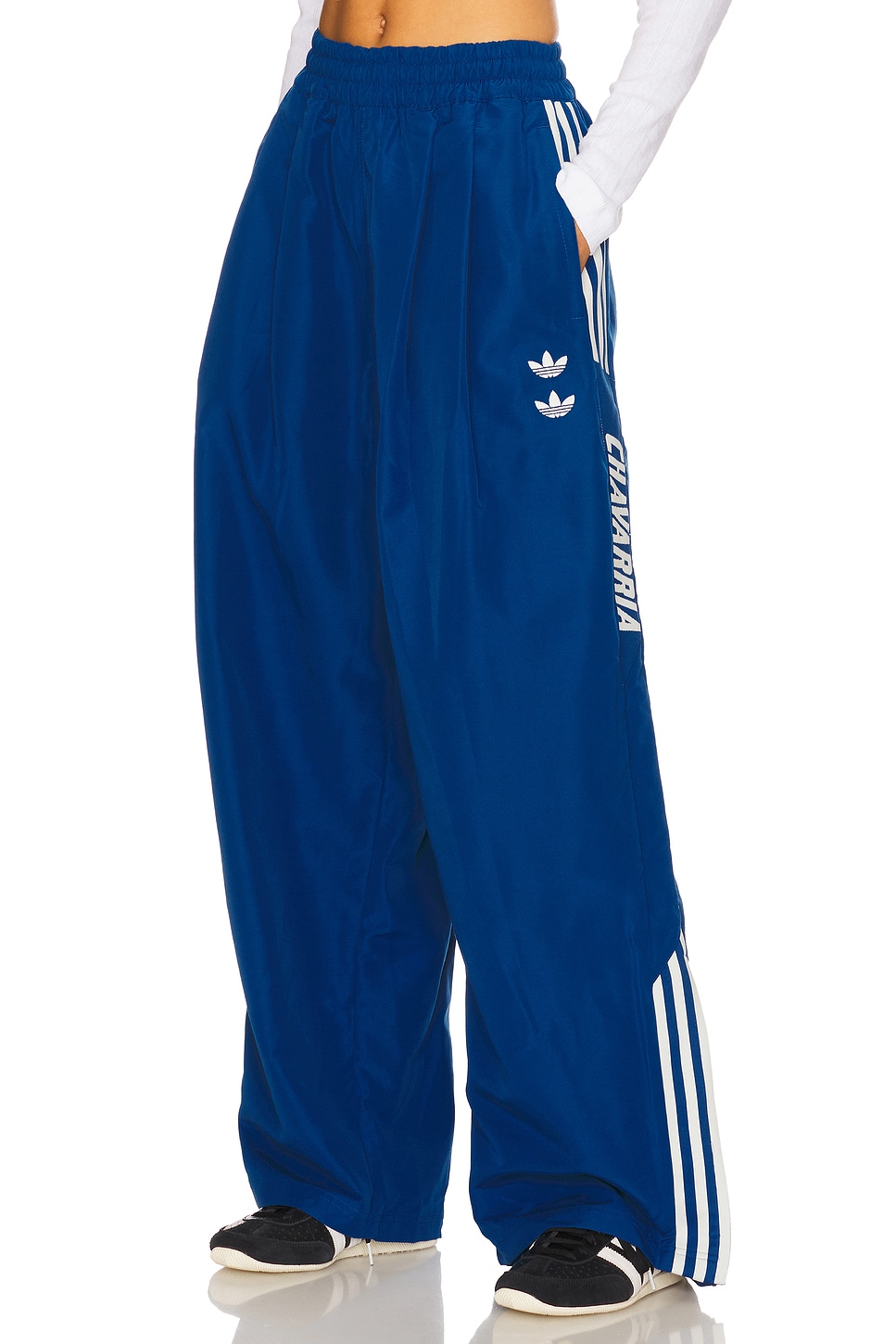 ウォーキング・ランニングウェア adidas WILLY CHAVARRIA WOVEN TRACK PANTS Adidas Originals x Willy Chavarria Woven Track Pants - Dark