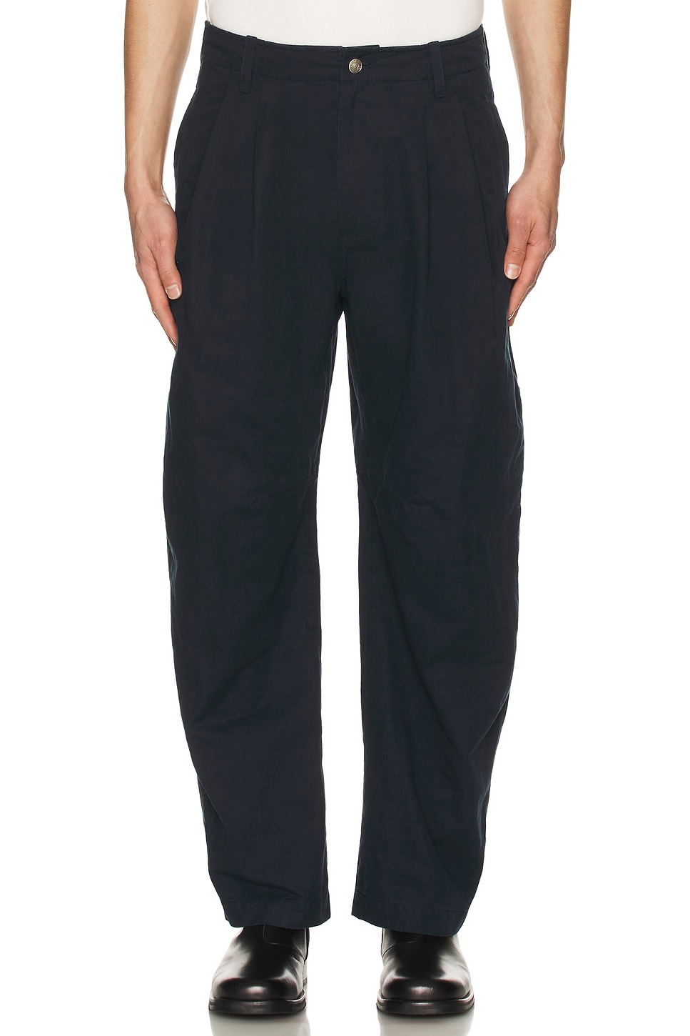Curved Two Tuck Pants - Thumbnail 4