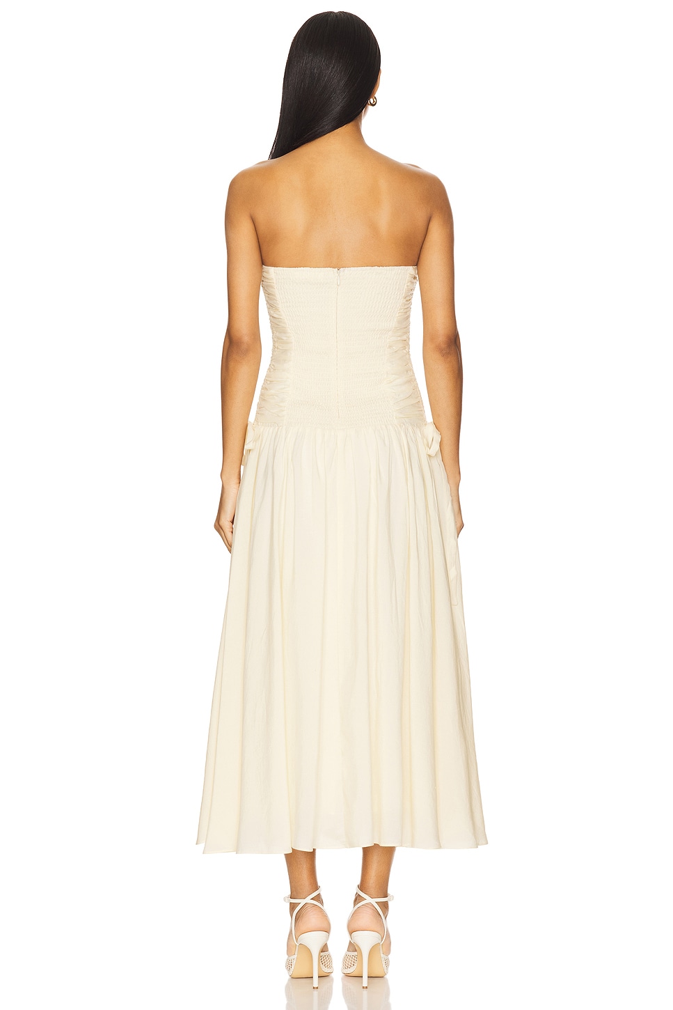 ドレス［OF2A］［51936-IR-Vanilla-$251006］ ASTR the Label Zori Dress in Cream | REVOLVE