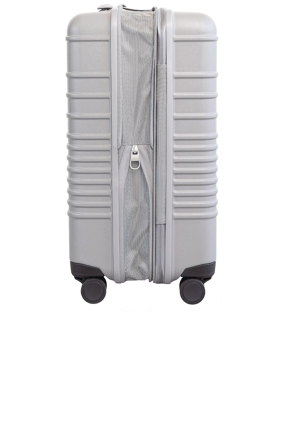BEIS 21" Luggage in Gray REVOLVE