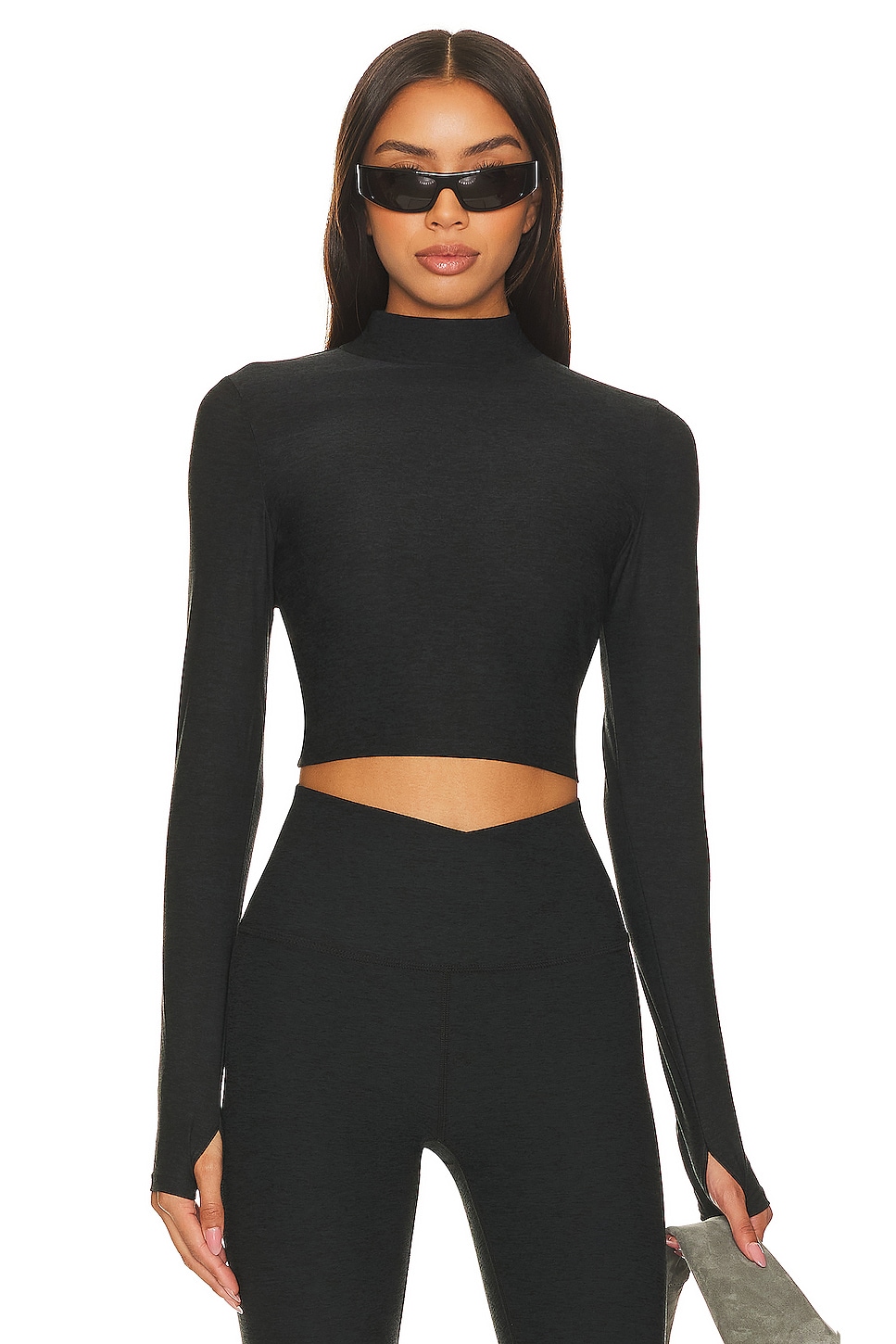 Beyond Yoga Featherweight Moving On Cropped Top in Darkest Night