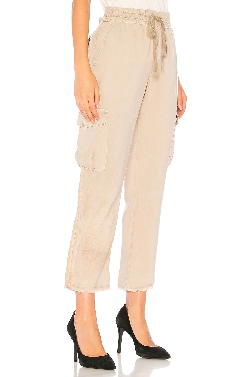 Bella Dahl Frayed Hem Utility Cargo Pant in Khaki