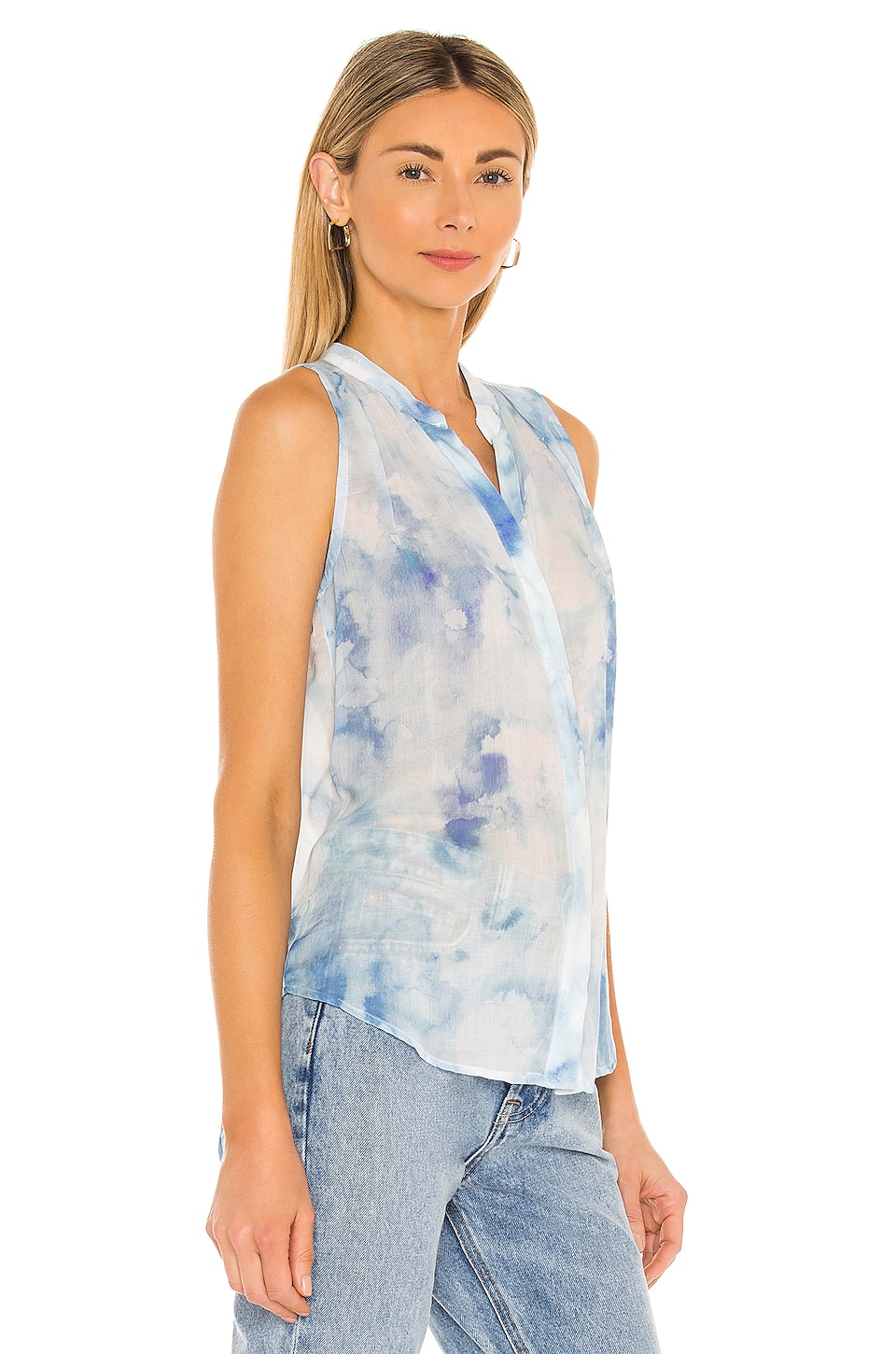 Bella Dahl Sleeveless Pleat Blouse in Ocean Blue Print | REVOLVE