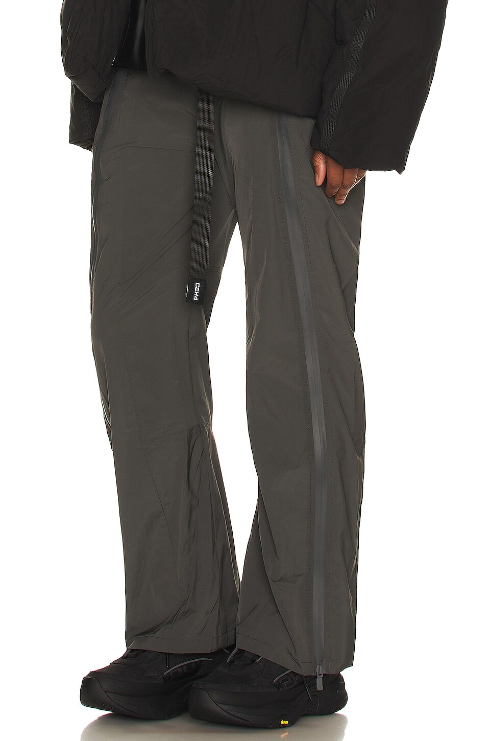 C2H4 Stereoscopic Zippered Ski Pant in Gray