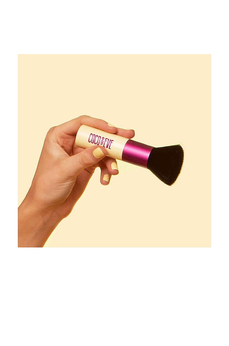 Sunny Honey Deluxe Vegan Kabuki Brush - thumbnail 3