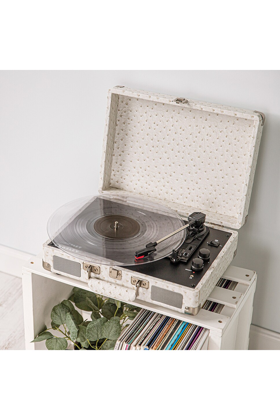 Crosley Radio TOCADISCOS CRUISER PLUS RECORD PLAYER en White
