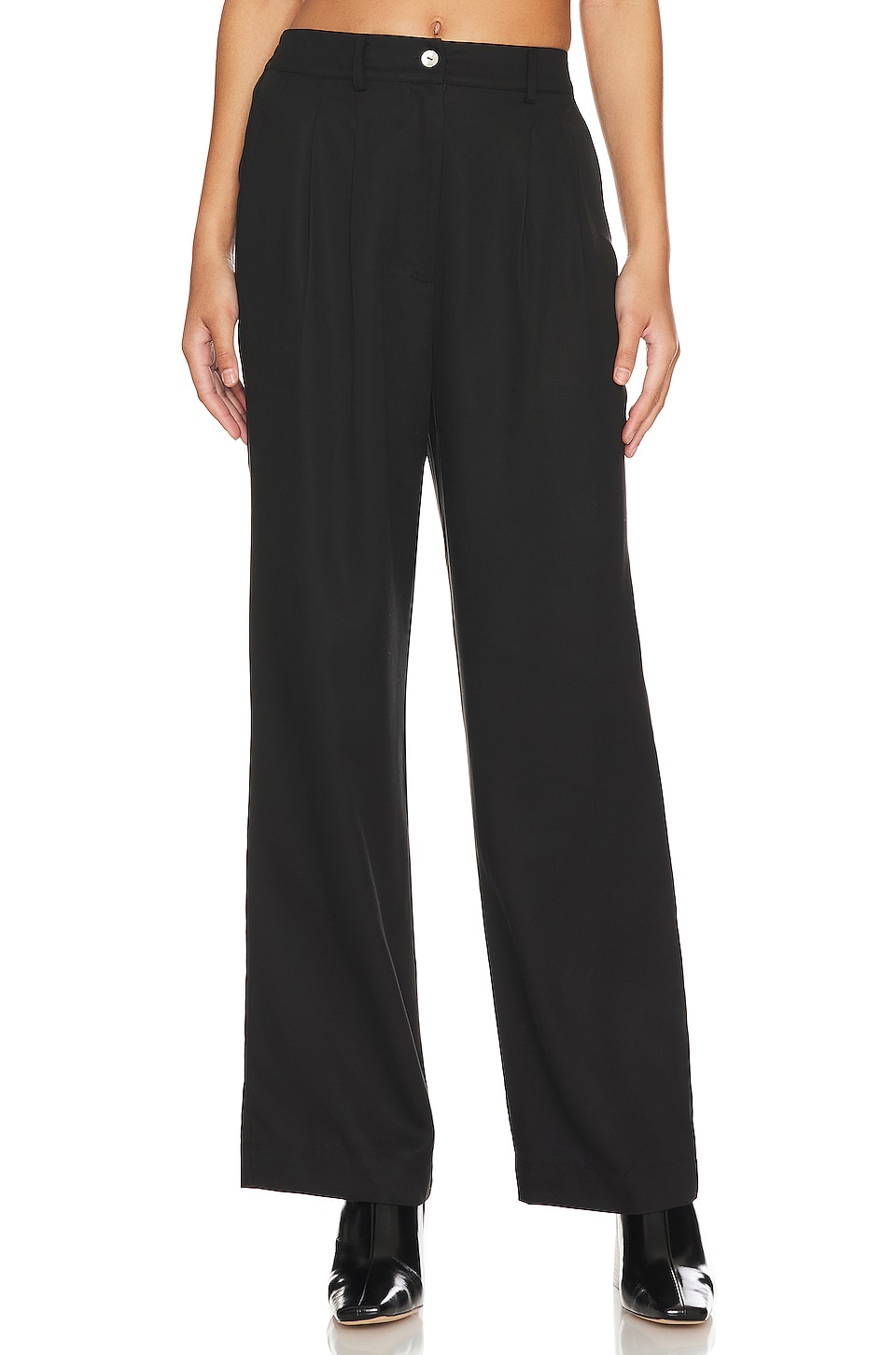 DONNI. Pleated Trouser in Jet | REVOLVE