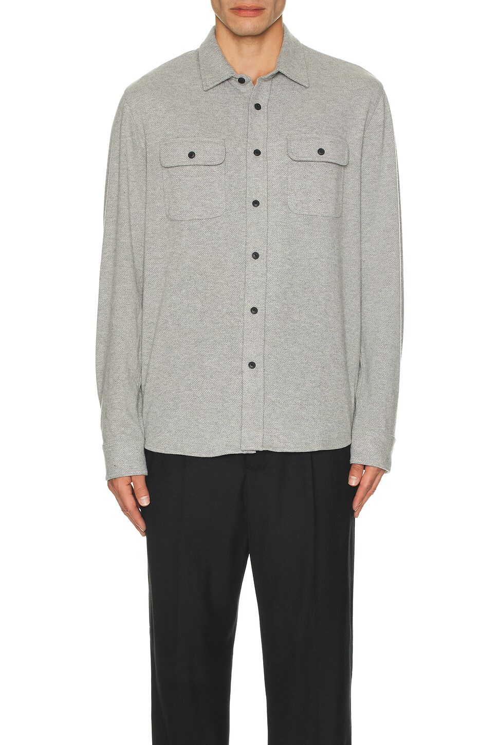 Faherty LEGEND 襯衫於Fossil Grey Twill REVOLVE