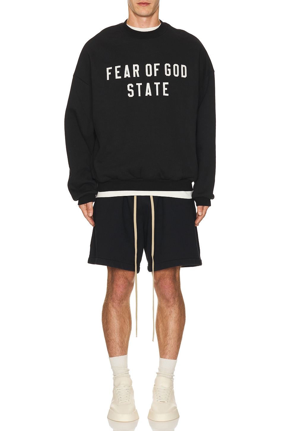 Fear of God ESSENTIALS Heavy Fleece Crewneck in Black | REVOLVE