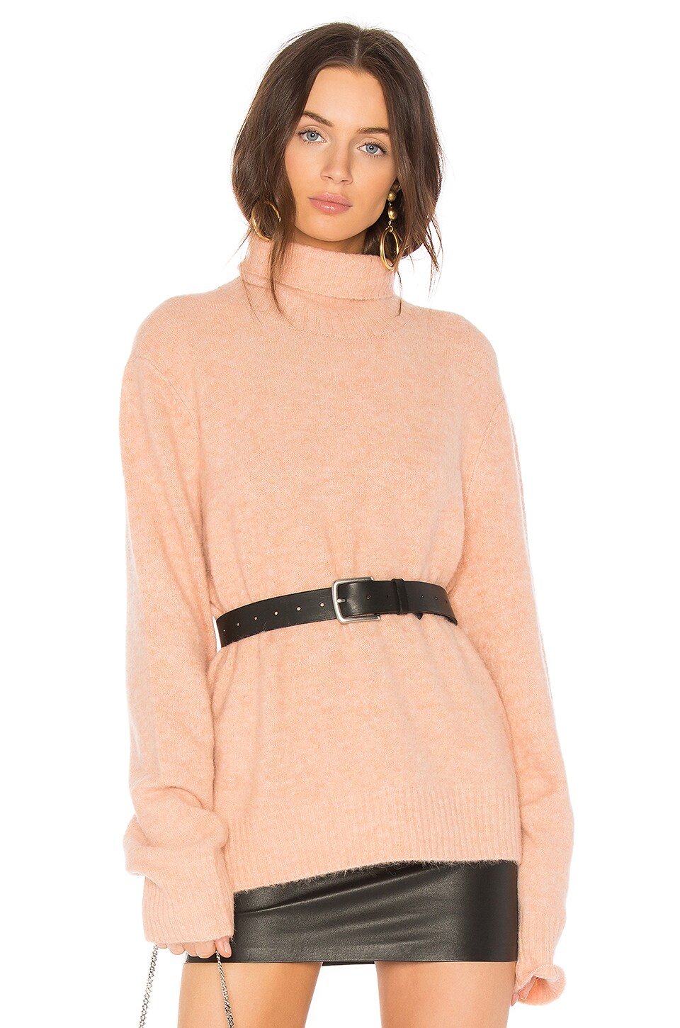 FRAME Slouchy Turtleneck Sweater in Dusty Pink | REVOLVE