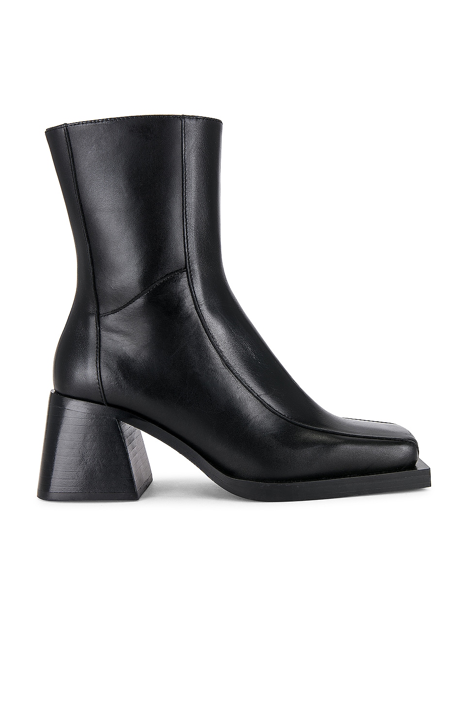 Feners Capvespre Boot in Noir | REVOLVE